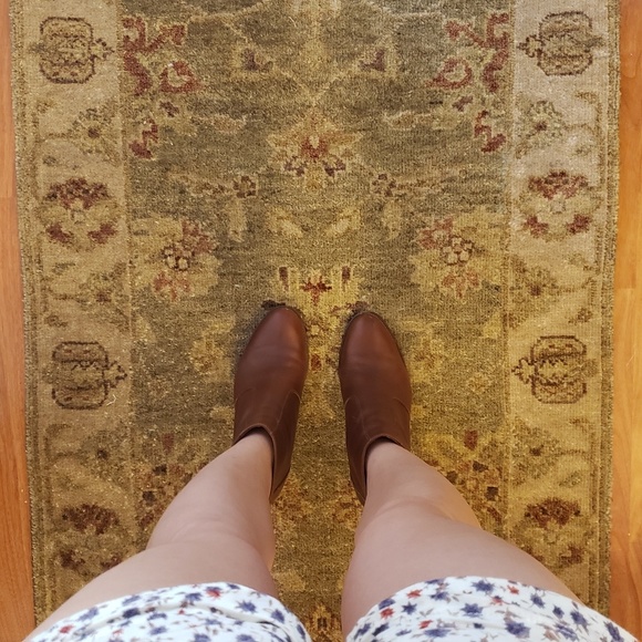 Like New Madewell Caramel Leather Ankle Booties - Picture 2 of 7